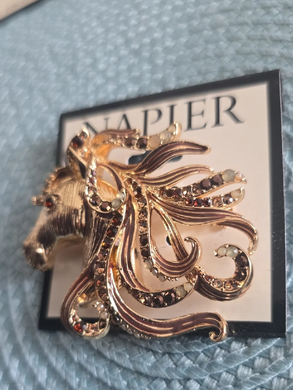 NAPIER BRAND BEAUTIFUL GOLDTONE HORSE FASHION JEWELRY PIN BROOCH